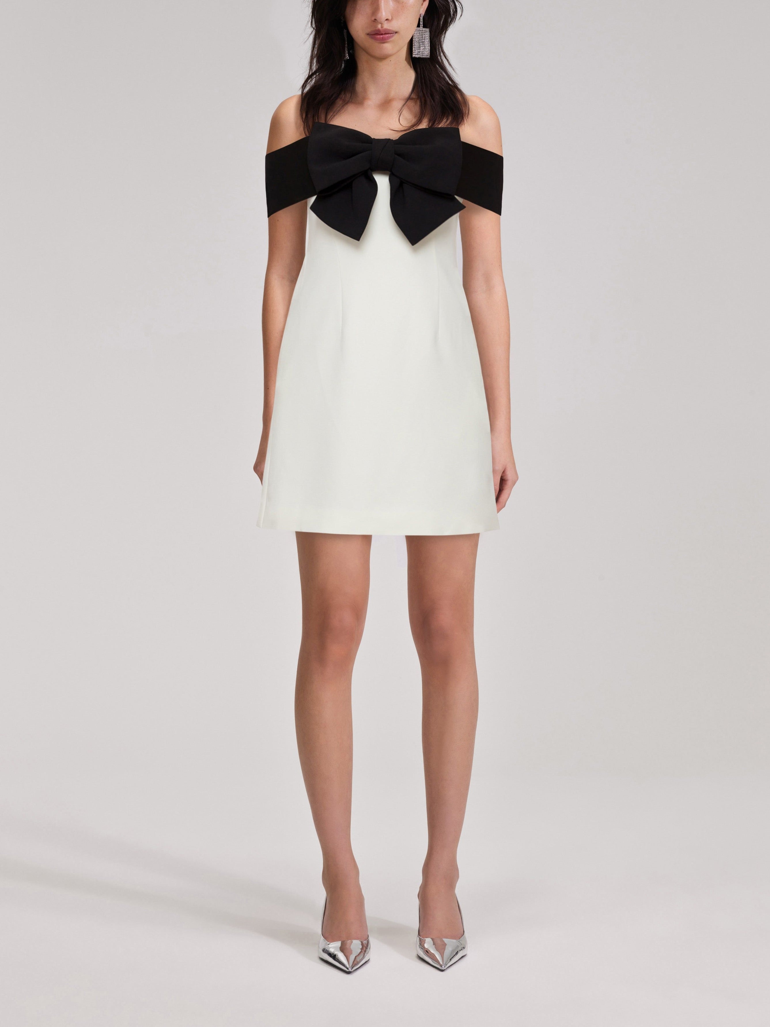 Vita Di Palma™ | Off Shoulder Bow Dress